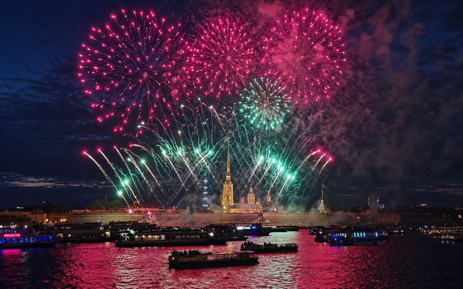 5月9日 - 从船上眺望彼得保罗要塞