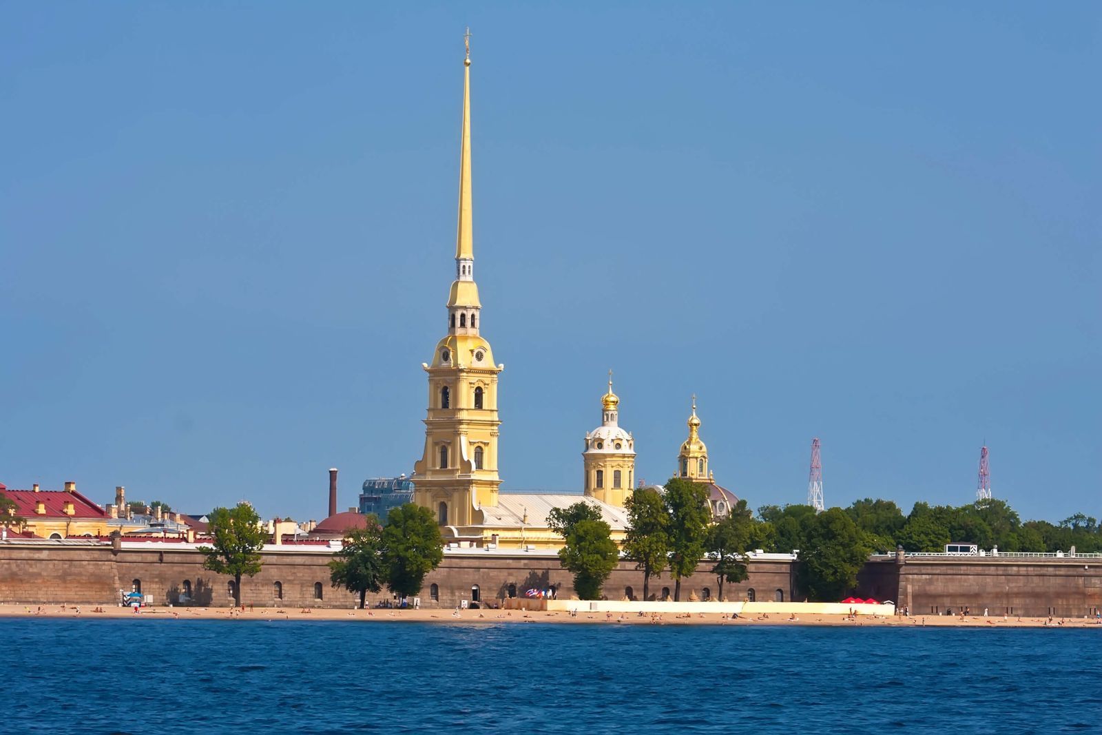Шпиль Петропавловского Сабора